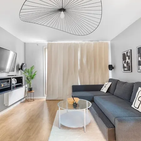 Cozy, Private Parking And Office With Screen 74 M2 Asnières