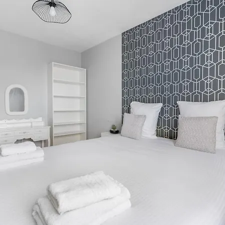 Appartement Cozy, Private Parking And Office With Screen 74 M2 *