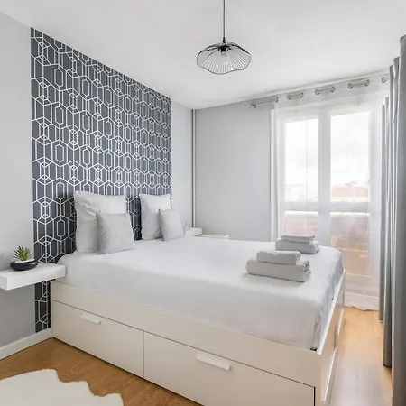 Cozy, Private Parking And Office With Screen 74 M2 Appartement Asnières