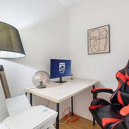 Cozy, Private Parking And Office With Screen 74 M2 Appartement