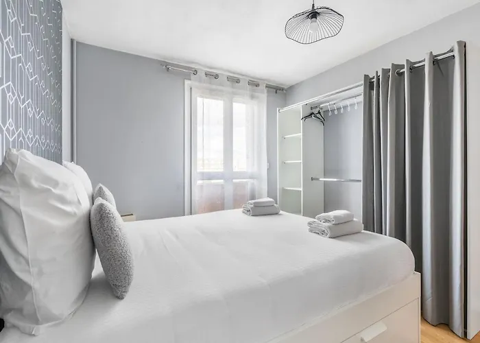 Cozy, Private Parking And Office With Screen 74 M2 Asnières